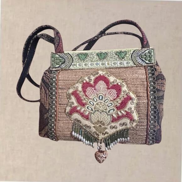 Mary Frances Beaded Floral Tapestry Kiss lock Frame Bag Boho Embellished Purse - Picture 11 of 11